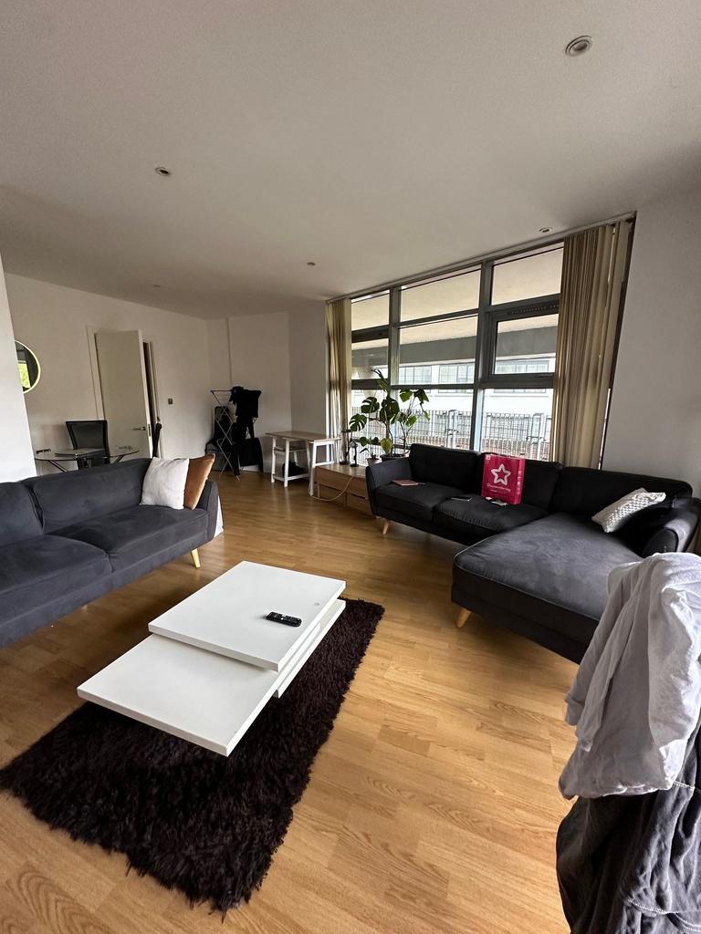 Lounge area 2