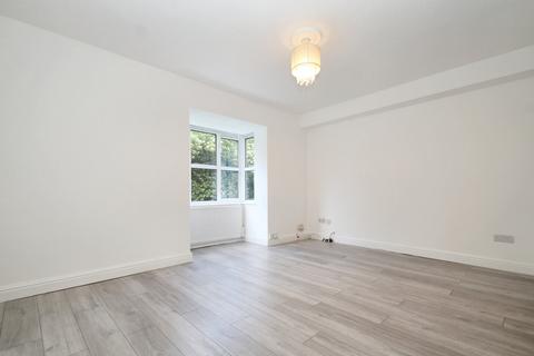 1 bedroom flat for sale, Clarkes Drive, Uxbridge