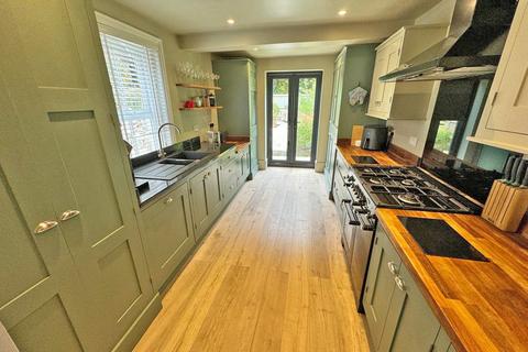 16 Albert Road, Southwick, Brighton, BN42 4GE
