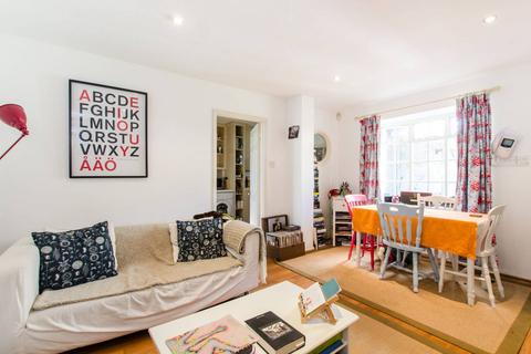 1 bedroom bungalow to rent, Falcon Grove, Battersea, London, SW11