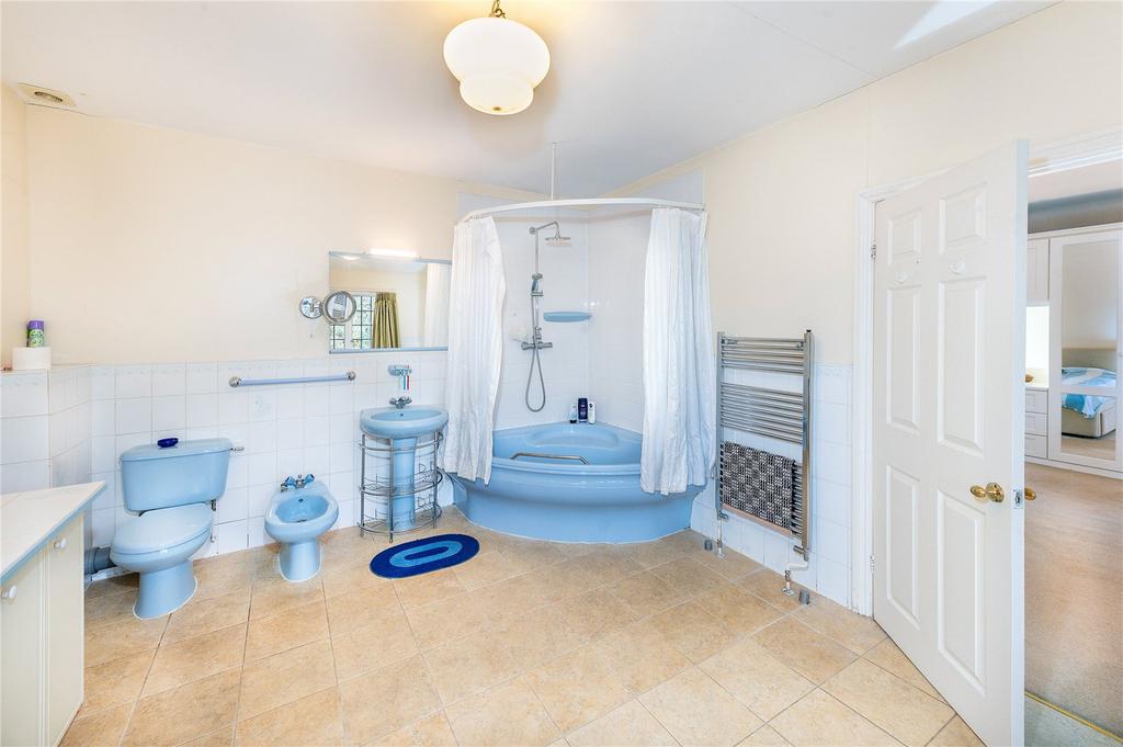 Ensuite