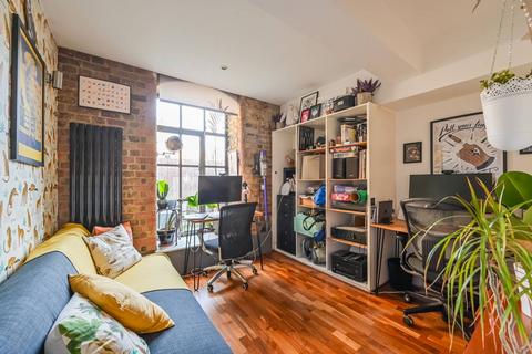 2 bedroom flat for sale, 251 Old Ford Road, London E3