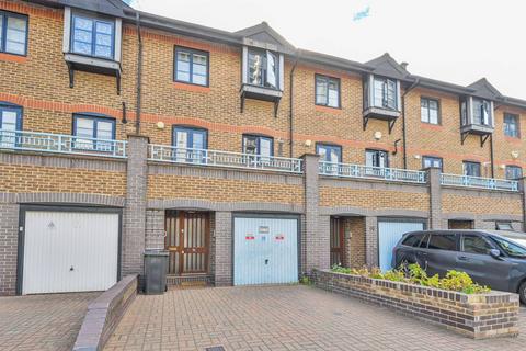 3 bedroom house to rent, Lovegrove Walk, Isle Of Dogs, London, E14