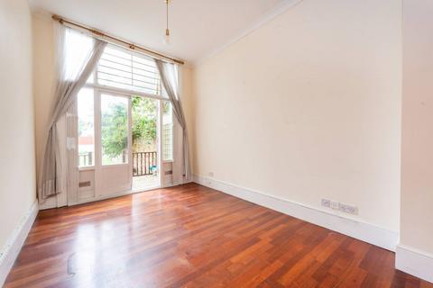 2 bedroom flat to rent, Chiswick Lane, Chiswick, London, W4
