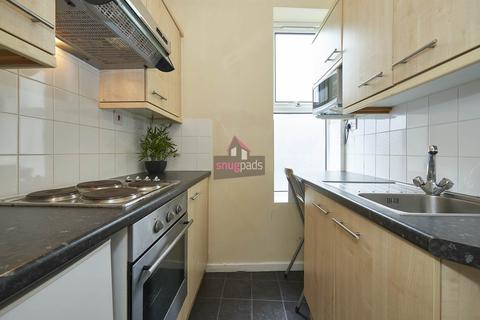 Studio to rent, Barrfield Road, Salford, Manchester
