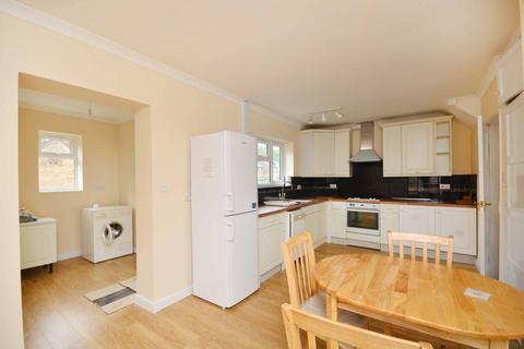 3 bedroom terraced house to rent, Southway, Guildford, GU2