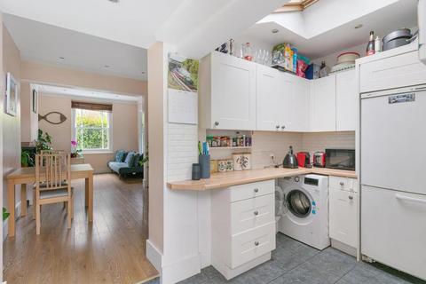 2 bedroom terraced house for sale, Eversleigh Road, London