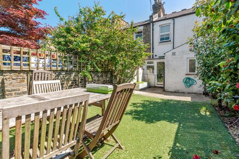 2 bedroom terraced house for sale, Eversleigh Road, London