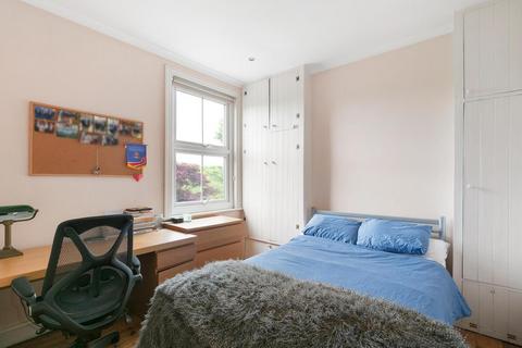 2 bedroom terraced house for sale, Eversleigh Road, London