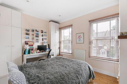 2 bedroom terraced house for sale, Eversleigh Road, London