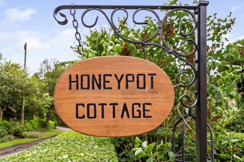 Honey Pot Cottage Barkwith Road, South Willingham, Market Rasen, LN8 6NN