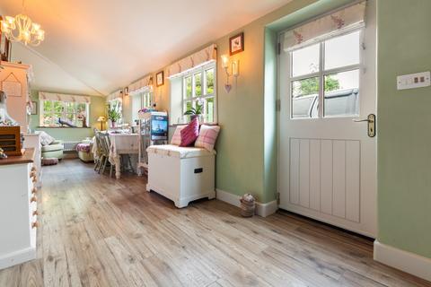 Honey Pot Cottage Barkwith Road, South Willingham, Market Rasen, LN8 6NN