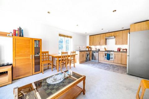 2 bedroom flat for sale, London Road, Guildford GU1