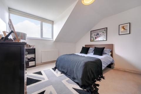 2 bedroom flat to rent, Grosvenor Avenue, Highbury, London
