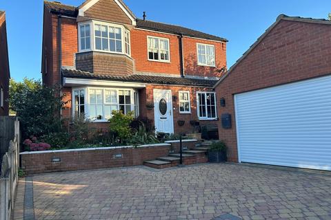 4 bedroom detached house for sale, Far Ridding, Gnosall