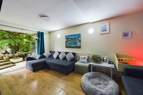 1 Hillside, Findern, Derby, DE65 6AZ