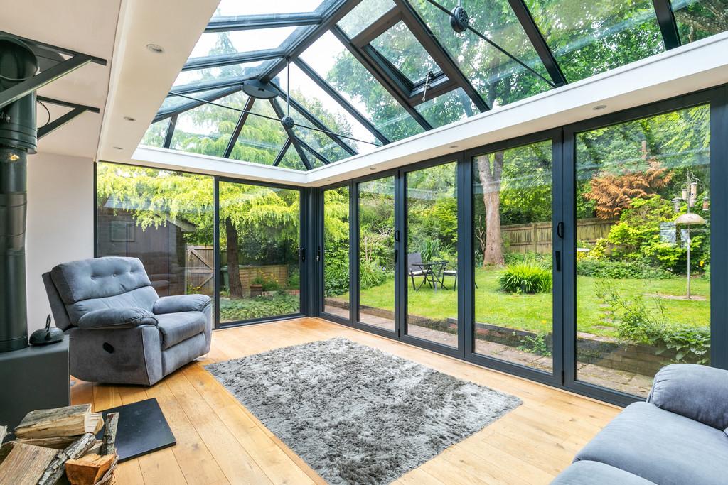 Belgarum - 56 Lowden Close SO22 4 EW-11