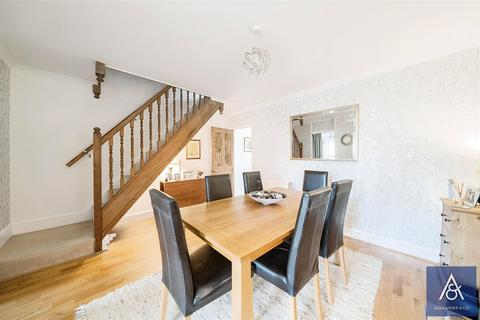 2 bedroom terraced house for sale, St. Peters Road, Northamptonshire NN13