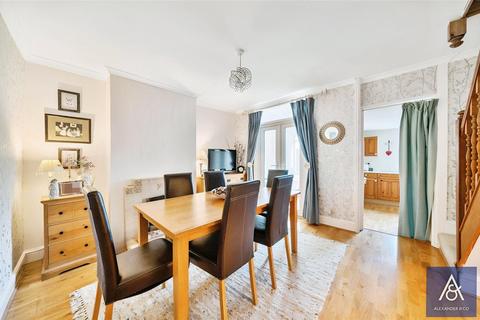 2 bedroom terraced house for sale, St. Peters Road, Northamptonshire NN13