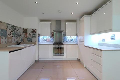 2 bedroom apartment for sale, Green End, Clayton