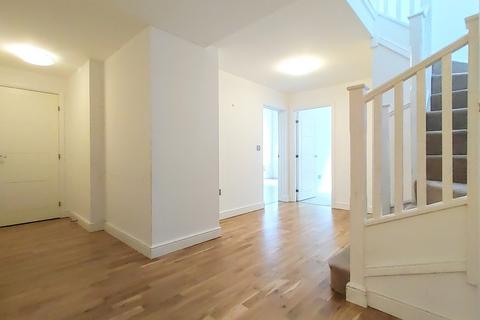 16 Chrisharben Court, Clayton, Bradford, BD14 6AF