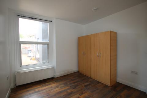 1 bedroom flat to rent, Claremont Road, London, NW2