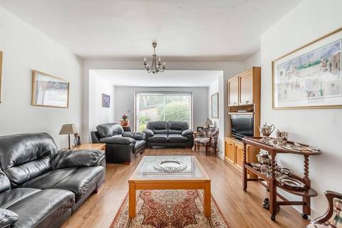 4 bedroom semi-detached house for sale, Broadhurst Avenue, Edgware, HA8