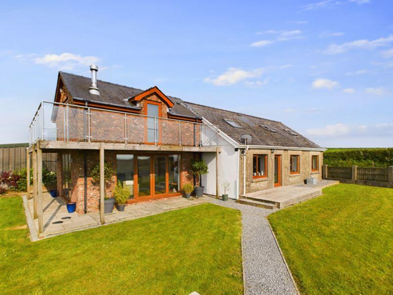 Llansaint, Kidwelly 4 bed property with land for sale £645,000