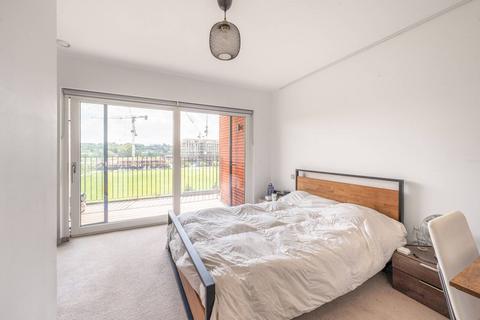 3 bedroom flat for sale, Thonrey Close, Colindale, London, NW9