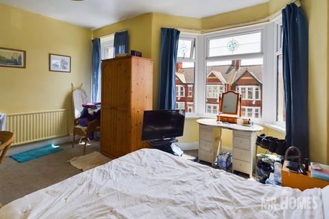 135 Gladstone Road, Barry, CF62 8NB