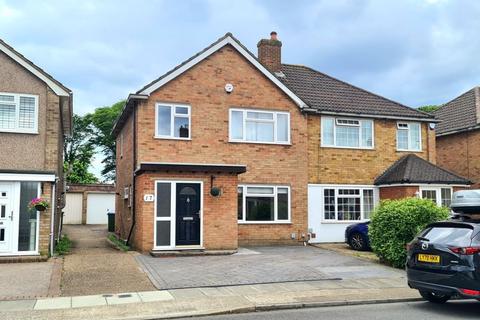3 bedroom semi-detached house to rent, Langdon Shaw, Sidcup DA14