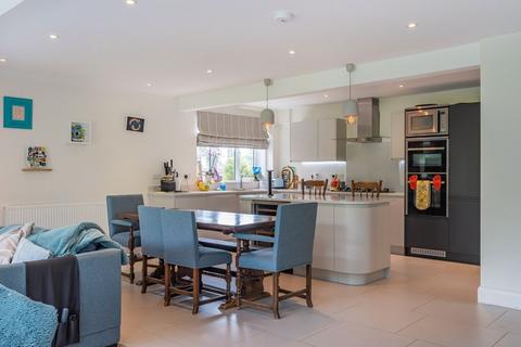 4 bedroom detached house for sale, Linden Way, West Purley