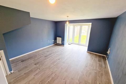 3 bedroom semi-detached house to rent, Faraday Close, Spennymoor