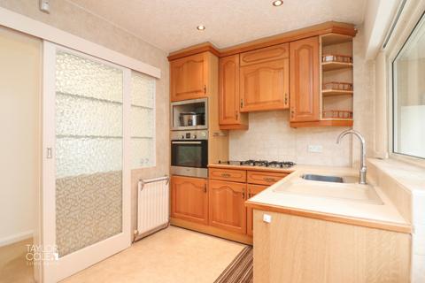 69 Stephenson Close, Glascote, Tamworth, B77 2DG