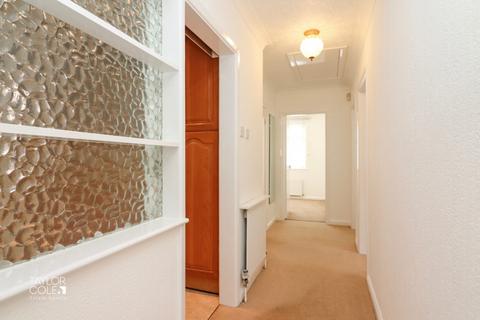 69 Stephenson Close, Glascote, Tamworth, B77 2DG