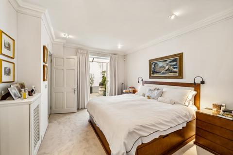 3 bedroom flat for sale, Onslow Gardens, London