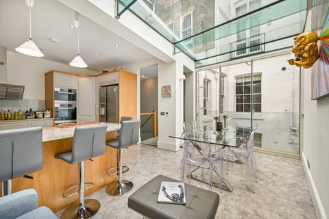 3 bedroom flat for sale, Onslow Gardens, London