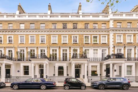 3 bedroom flat for sale, Onslow Gardens, London