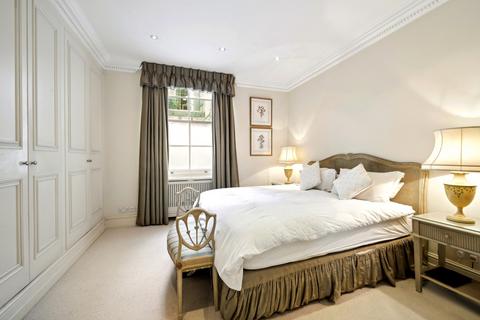 1 bedroom flat for sale, Onslow Gardens, London