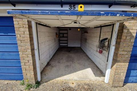Property to rent, Garage, Towers Road, Upper Beeding