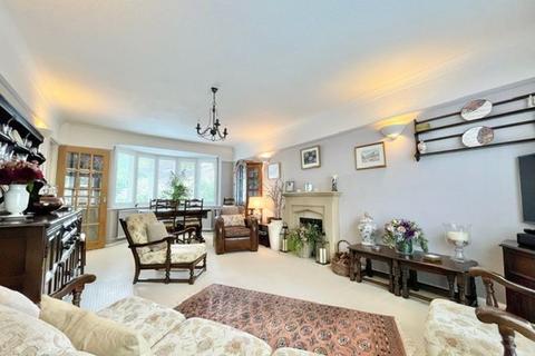 81 Oaken Lane, Claygate, Esher, KT10 0RQ