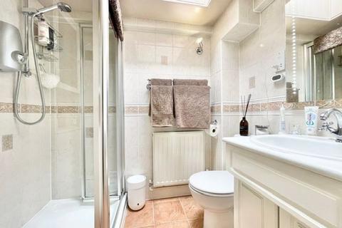 81 Oaken Lane, Claygate, Esher, KT10 0RQ