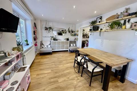 17 Brookfield Road, Wooburn Green, High Wycombe, HP10 0PZ