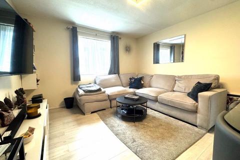 2 bedroom apartment to rent, Stoneyard Lane, London, E14