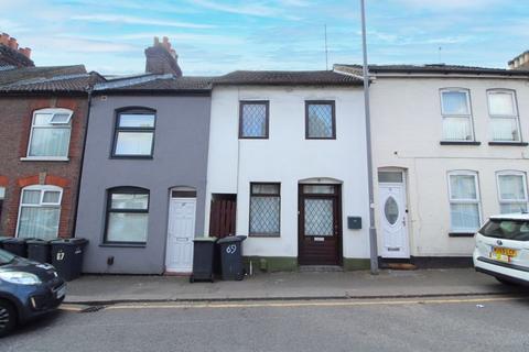 2 bedroom terraced house for sale, Cromwell Road, Luton