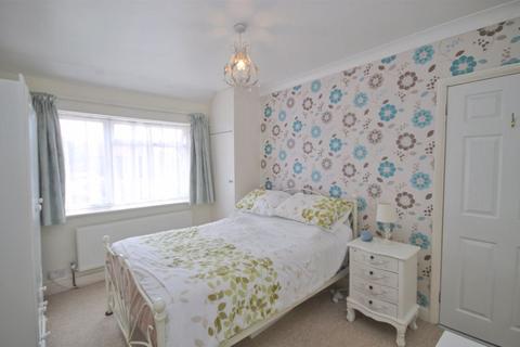 4 bedroom terraced house for sale, Hodder Drive, Greenford