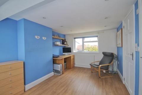 58 Hodder Drive, Perivale, Greenford, UB6 8LL