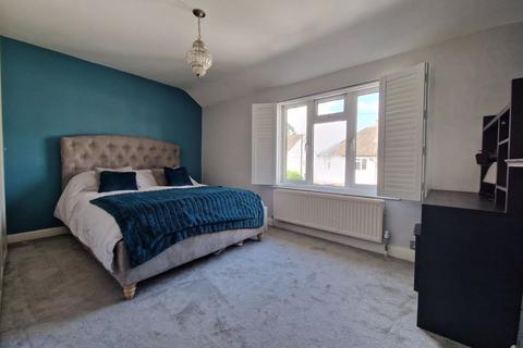 2 bedroom semi-detached house to rent, Alexandra Road, Warlingham