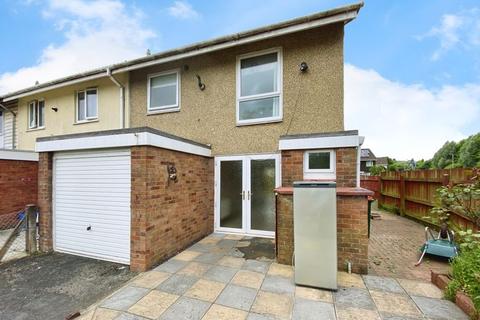 3 bedroom end of terrace house for sale, Broad Mead Park, Newport
