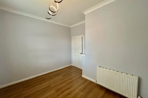 2 bedroom end of terrace house to rent, Sharps Court, Cowie
